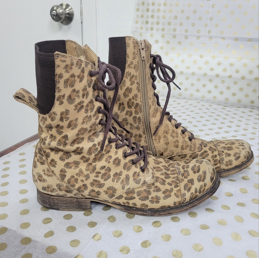 🐆🐆 Matisse Distressed Leopard 🐆🐆 Crypt Combat Boots Side Zipper & Laces 7.5M